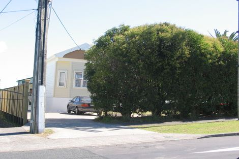 Photo of property in 2/1 Balmain Road, Birkenhead, Auckland, 0626