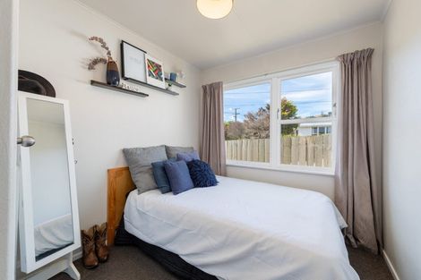 Photo of property in 96 Sievers Grove, Cannons Creek, Porirua, 5024