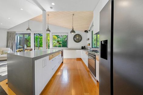 Photo of property in 70b Grand Vue Road, Kawaha Point, Rotorua, 3010