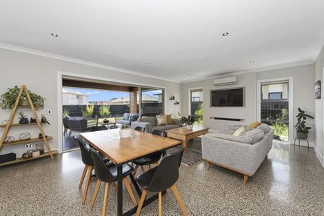 Photo of property in 32 Glaisdale Crescent, Flagstaff, Hamilton, 3210