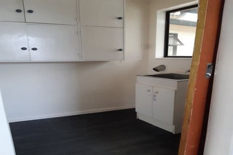 Photo of property in 142 Mark Avenue, Grenada Village, Wellington, 6037