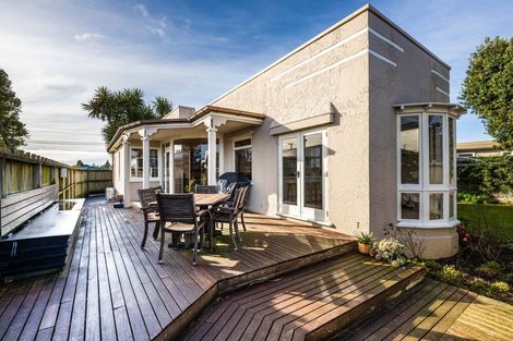 Photo of property in 180 Brooklands Road, Vogeltown, New Plymouth, 4310