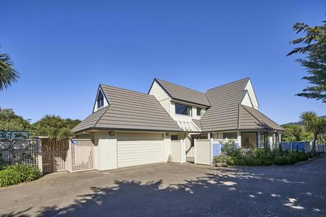Photo of property in 25 Rangatira Road, Tawa, Wellington, 5028