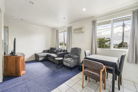 Photo of property in 59 Sylvan Crescent, Te Atatu South, Auckland, 0610