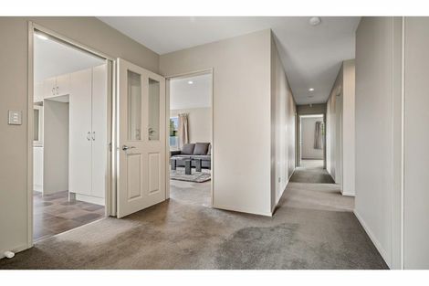 Photo of property in 402a Yaldhurst Road, Russley, Christchurch, 8042