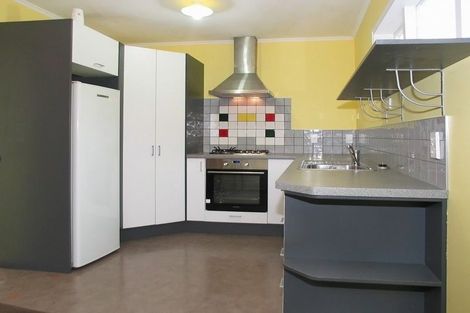 Photo of property in 28 Lincoln Avenue, Tawa, Wellington, 5028