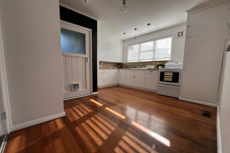 Photo of property in 22 Lyndfield Lane, Newlands, Wellington, 6037