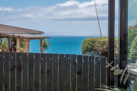 Photo of property in 24 Dudley Crescent, Cable Bay, 0420