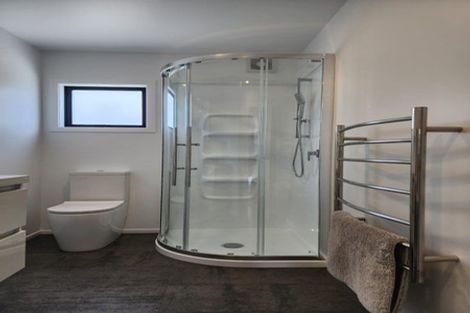 Photo of property in 140 Ngamotu Road, Spotswood, New Plymouth, 4310