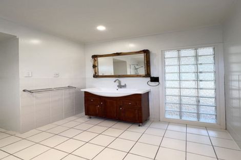 Photo of property in 1/132 Nile Road, Milford, Auckland, 0620