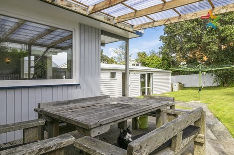 Photo of property in 9 Cedar Street, Maungaraki, Lower Hutt, 5010