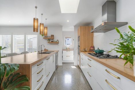 Photo of property in 114 Avalon Place, Whangamata, 3620