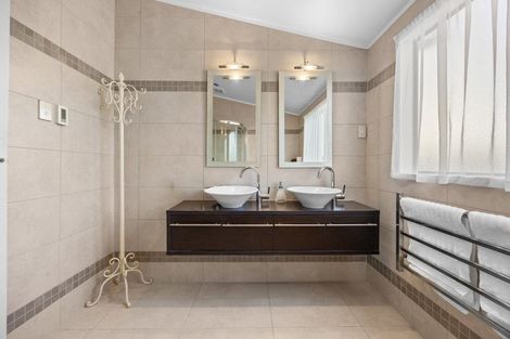 Photo of property in 13 Glucina Avenue, West Harbour, Auckland, 0618