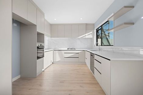 Photo of property in 8 Taipahitini Road, Rosehill, 2113