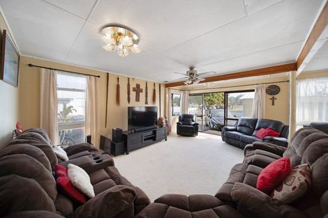 Photo of property in 11 Citril Place, Red Hill, Papakura, 2110