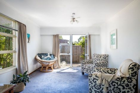 Photo of property in 16b Te Mete Terrace, Merrilands, New Plymouth, 4312