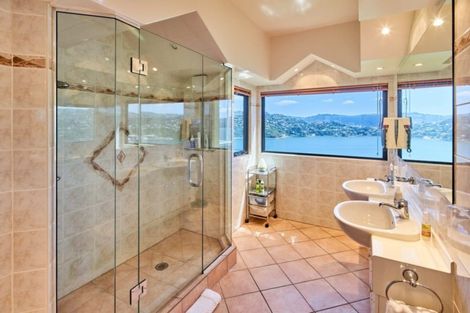 Photo of property in 15 Countess Close, Maupuia, Wellington, 6022