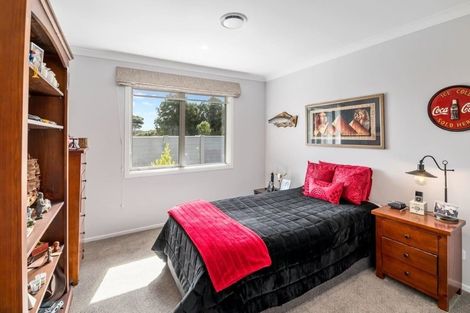 Photo of property in 18 Morepork Drive, Waikanae, 5036