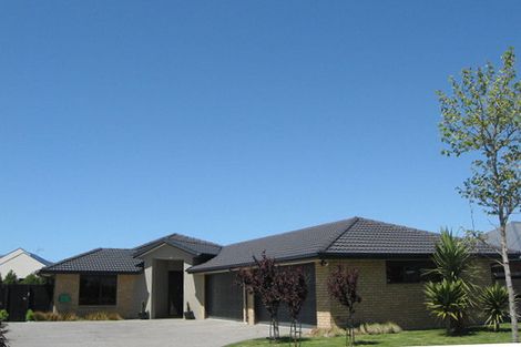 Photo of property in 18 Riverwood Boulevard, Redwood, Christchurch, 8051