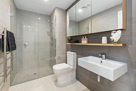 Photo of property in 306/8a Lake Pupuke Drive, Takapuna, Auckland, 0622