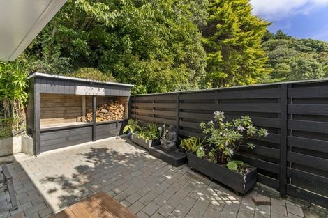 Photo of property in 10 Colonial Grove, Tawa, Wellington, 5028