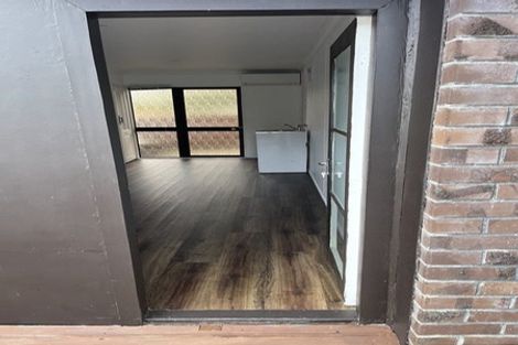 Photo of property in 1/24 Curacao Place, Half Moon Bay, Auckland, 2012