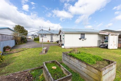 Photo of property in 3 Gertrude Street, Dannevirke, 4930