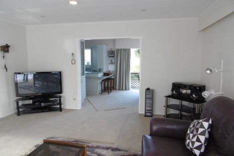 Photo of property in 28 Annan Grove, Papakowhai, Porirua, 5024
