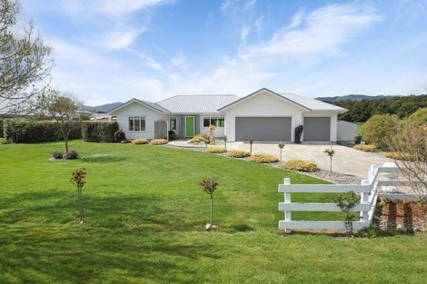 Photo of property in 21 Pinot Crescent, Ohau, Levin, 5570
