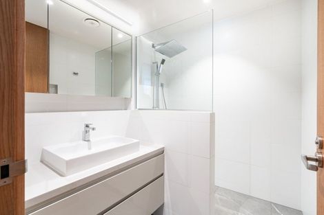 Photo of property in 2/308 Oriental Parade, Oriental Bay, Wellington, 6011