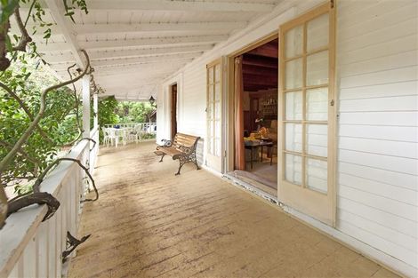 Photo of property in 130 Boord Crescent, Kumeu, 0891