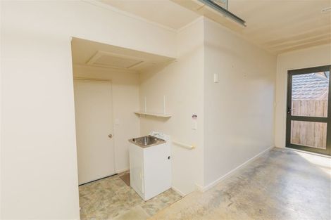 Photo of property in 6/15 Glanmire Road, Newlands, Wellington, 6037