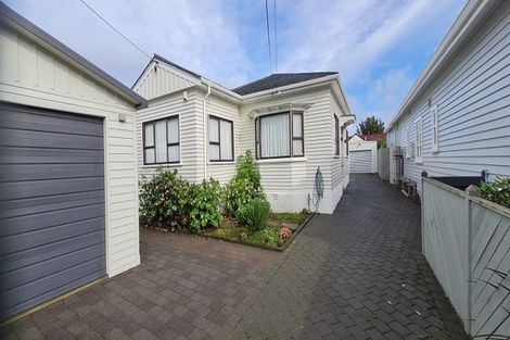 Photo of property in 10 Glamis Avenue, Strathmore Park, Wellington, 6022