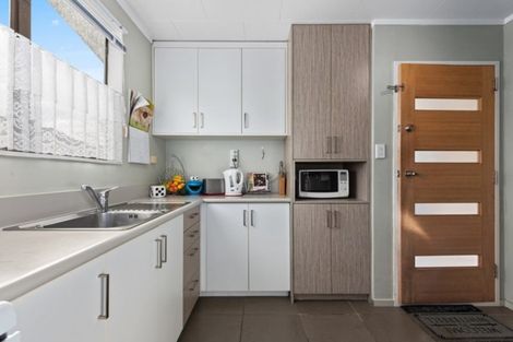 Photo of property in 62a Gemstone Drive, Birchville, Upper Hutt, 5018