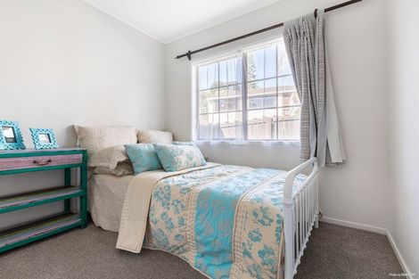 Photo of property in 6 Standish Place, Bayview, Auckland, 0629