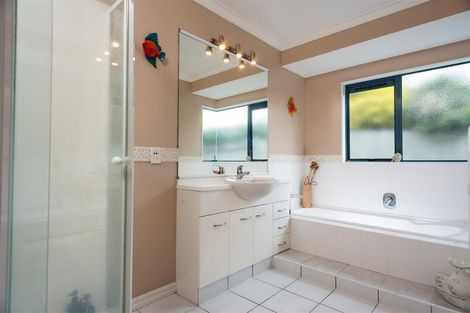 Photo of property in 11 Fahey Avenue, Mount Maunganui, 3116