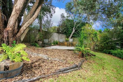 Photo of property in 2/42 Woodlands Crescent, Browns Bay, Auckland, 0630