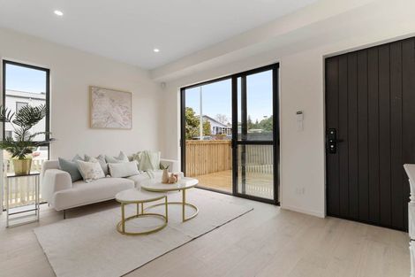 Photo of property in 48d Portadown Avenue, Pakuranga Heights, Auckland, 2010