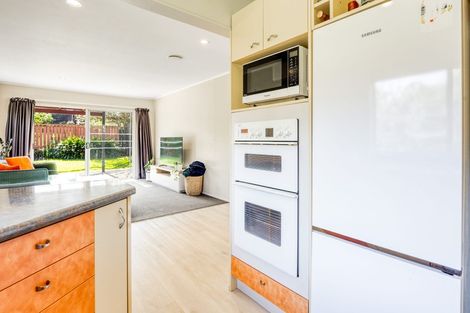Photo of property in 2/21 Birman Close, Half Moon Bay, Auckland, 2012