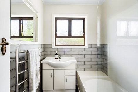 Photo of property in 13 Veronica Avenue, Marewa, Napier, 4110