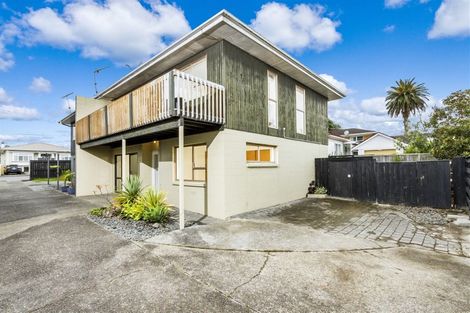 Photo of property in 2/57 Lake Road, Devonport, Auckland, 0624