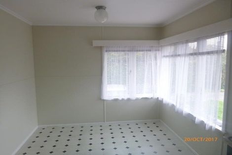 Photo of property in 8 Fairdene Avenue, Henderson, Auckland, 0610