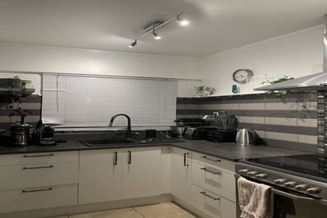 Photo of property in 4/5 Glen Road, Browns Bay, Auckland, 0630