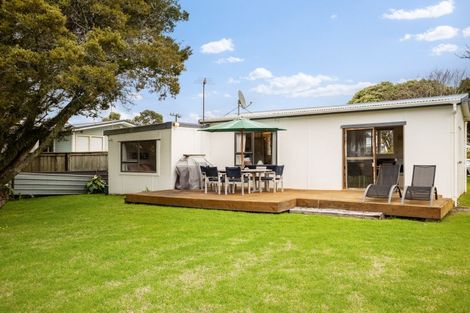 Photo of property in 215 Cook Drive, Whitianga, 3510