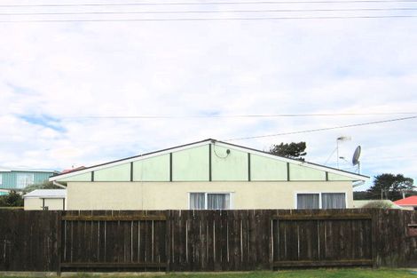 Photo of property in 5 Shortt Street, Foxton Beach, Foxton, 4815