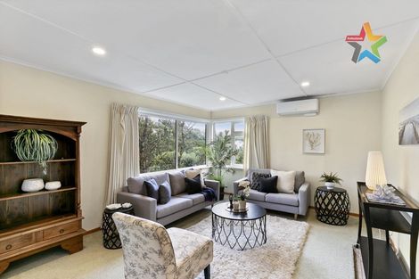 Photo of property in 32 Curtis Street, Northland, Wellington, 6012