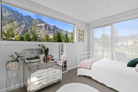 Photo of property in 18 Glenfiddich Road, Jacks Point, Queenstown, 9371