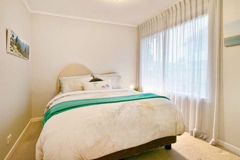 Photo of property in 1/53 Verran Road, Birkenhead, Auckland, 0626