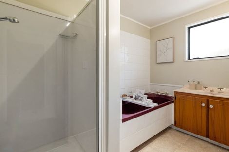 Photo of property in 20 Burn-murdoch Street, St Andrews, Hamilton, 3200