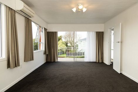 Photo of property in 16 Mayne Street, Waitara, 4320